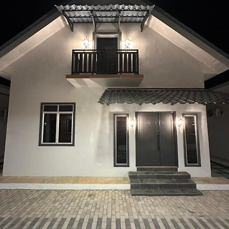 Rosz Homestay Kuala Nerang Exterior photo